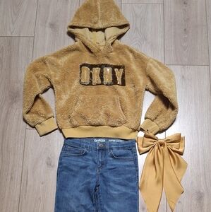 Cozy Tan Fleece Sweater and Blue Jeans Set + Yellow Bow